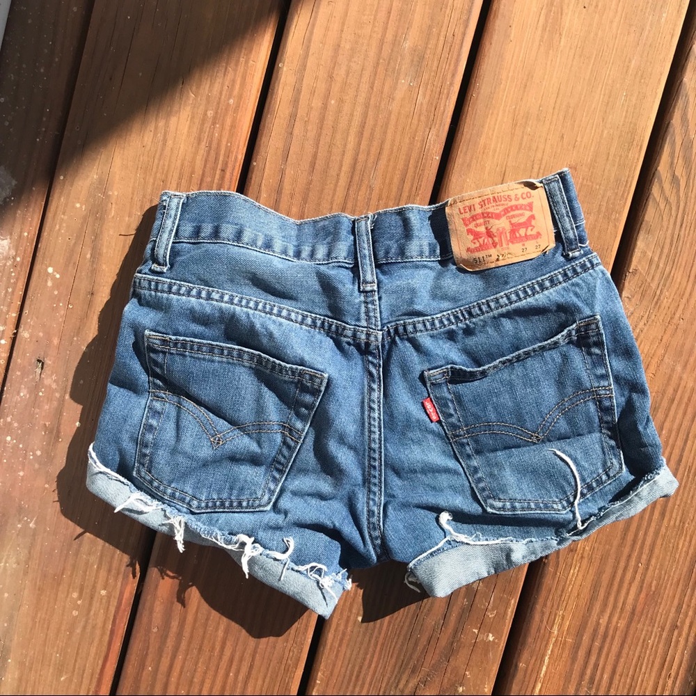 SOLD Levi cutoffs - Picture 3 of 4